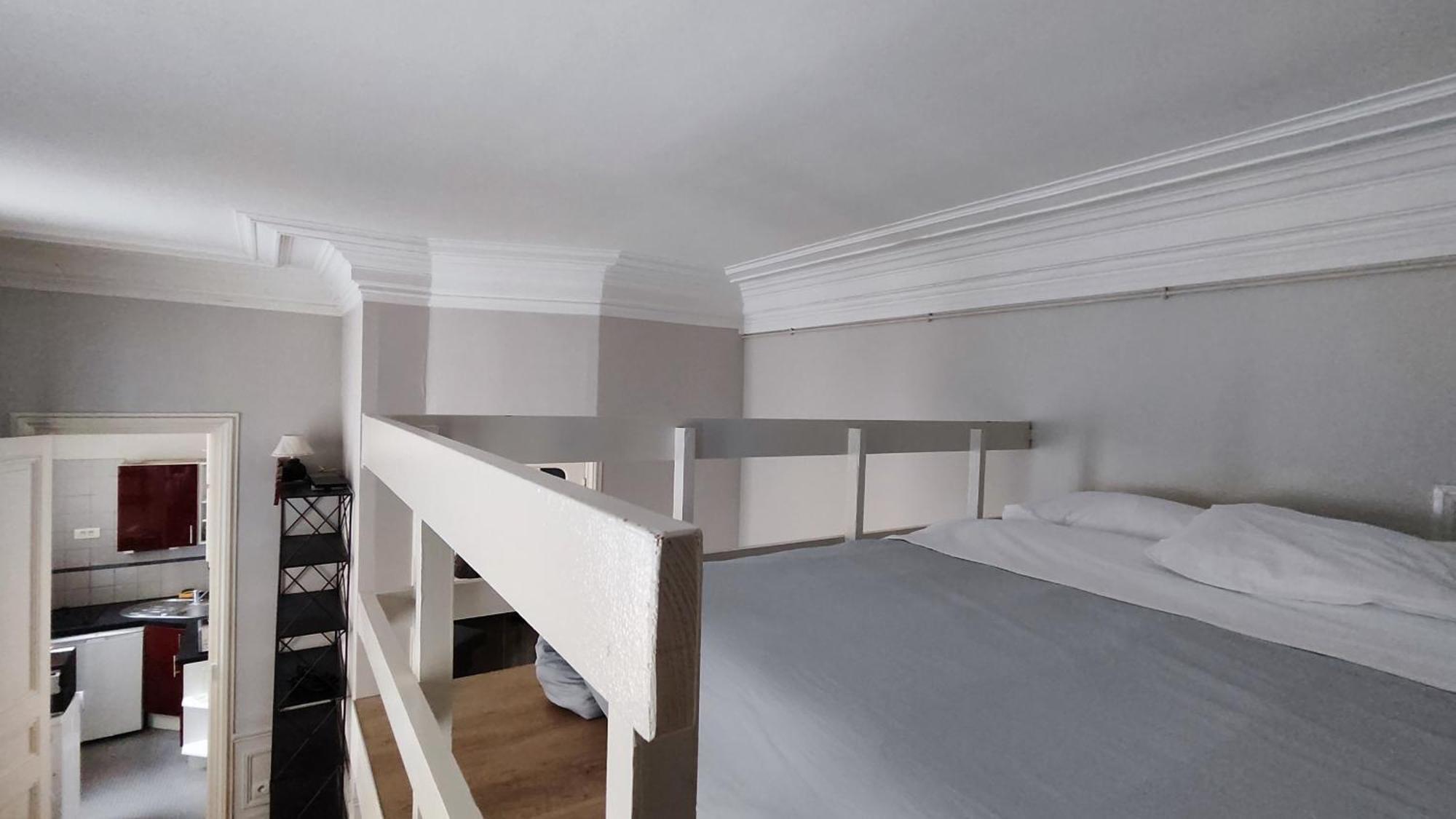 Appartement Rue Paul Valery - 16 - 1160 *